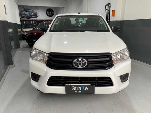 Imagen 2 de 12 de Toyota Hilux 2018 2.4 Cd Dx 150cv 4x2