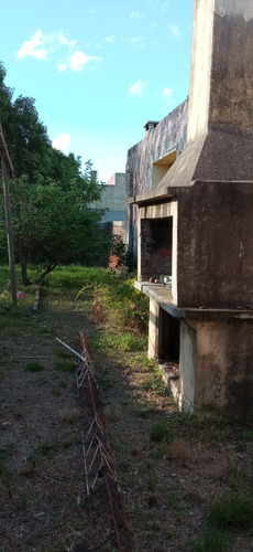 Casa Para Reciclar Con Gran Terreno Y Mucho Potencial En El Centro De Carmelo