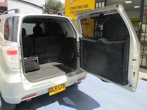 Daihatsu Terios OKII 1.5CC J210LG 4X4 MT AA