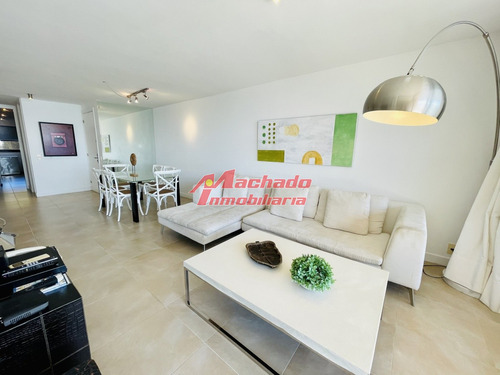 Apartamento En Alquiler Y Venta De 2 Dormitorios Con Vista Al Mar Y Parrillero En Punta Del Este