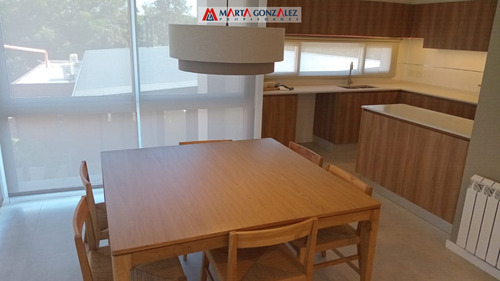 Condominio Acorus Leloir