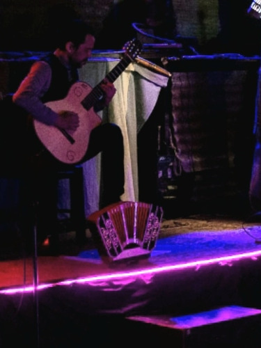 Clases De Guitarra, Ukelele, Canto