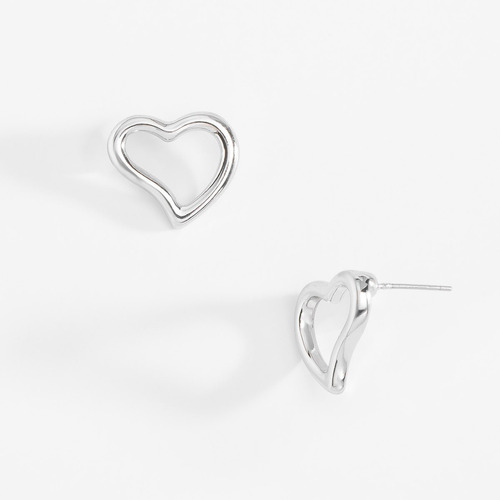 Arete Pendiente Elegante Baño Platino Forma Corazon  