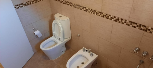 Imagen 5 de 12 de Duplex 3 Amb + Escritorio. Impecable Estado.