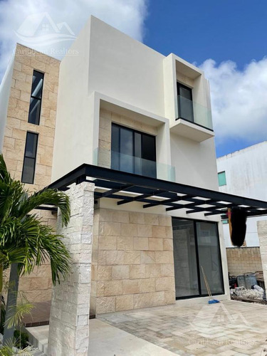 Casa En Venta En Aqua Cancun / Codigo: Abt5000