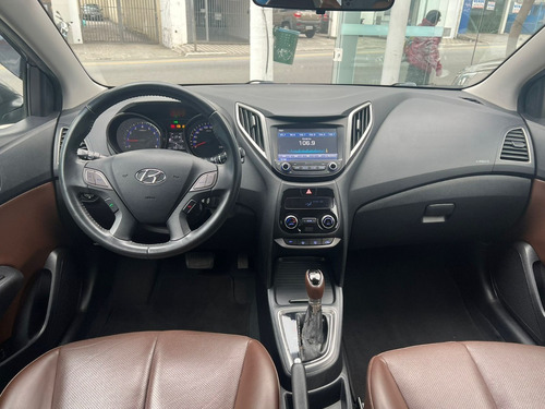 Imagem 8 de 10 de Hyundai Hb20 1.6 Premium Aut. 2016
