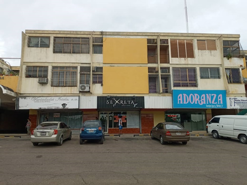 Lv-216 Zona Oeste Local Centro Comercial Reana Circunvalación 2