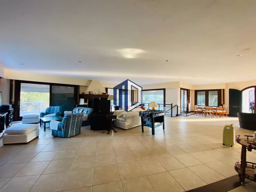 Casa Ubicada En Zona De Paz Y Tranquilidad.