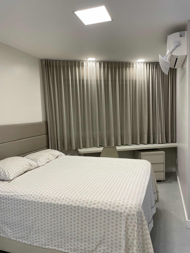 Apartamento Com Acabamento Em Alto Padrão.