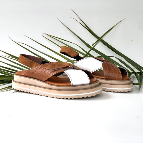 Sandalias De Cuero Con Suela De Goma, Últimas En Stock