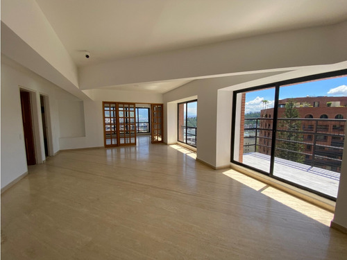 Venta. Apartamento (ph). Valle Arriba. Caracas. (mmv)