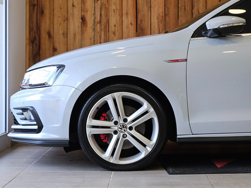 Volkswagen Vento 2.0 Tsi Gli 211cv App Connect + Nav