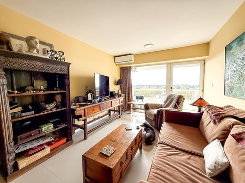 Excelente Departamento En Alquiler, 2 Ambientes Con Balcón Y Cochera En Martínez