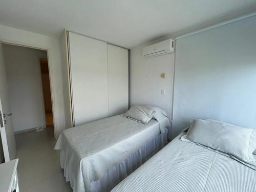 Disponible En Alquiler, Piso Alto, Linda Vista A La Playa Mansa