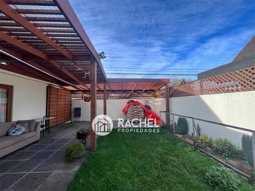 Se Vende Cómoda Casa En Sector De Lomas De Mirasur