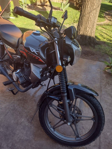 Imagen 6 de 6 de Moto Keeway 150 - Modelo 2020 C/casco