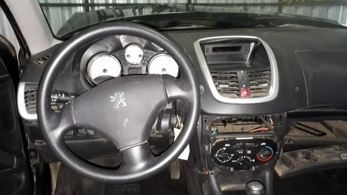 Imagem 2 de 14 de Sucata Peugeot 207 1.4 82cvs Flex 2013 Rs Cai Peças