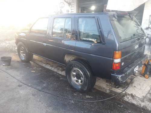 Nissan Pathfinder 95