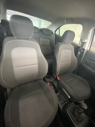 Imagen 7 de 22 de Chevrolet Onix Joy Plus 1.4 2022