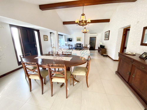 Casa En San Rafael, 4 Dormitorios *- Ref: 3461