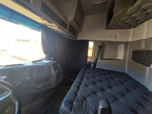 Imagem 7 de 9 de Volvo Fh 520 6x4t 2011