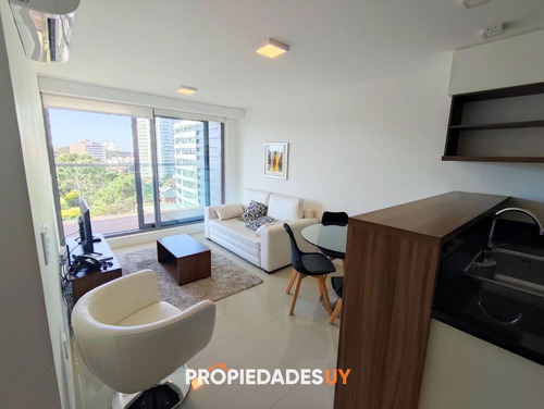 Imagen 2 de 26 de A La Venta Un Dormitorio Y Medio A Pasos De Rambla Brava - Punta Del Este