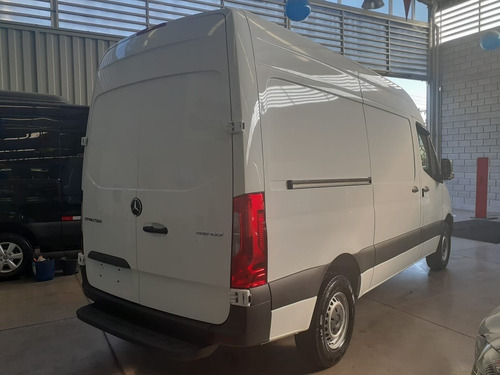 Imagem 3 de 14 de Sprinter 416 Furgão Longa Teto Alto 10,5 M³