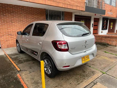 Motor 1.6, Versión Tope De Gama, Vidrios Eléctricos, Rines