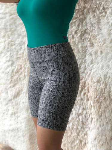 Imagem 7 de 9 de Bermuda Legging Suplex Academia P Ao Plus Size Top De Linha