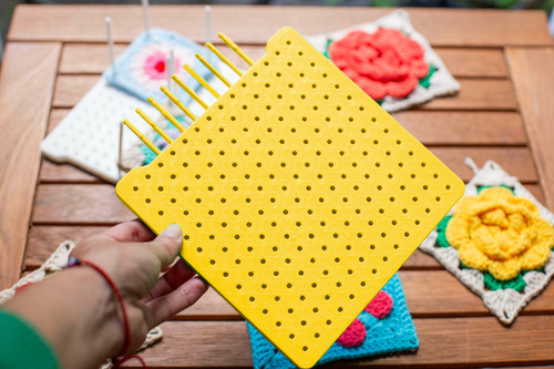 Tabla Bloqueador Granny Square Crochet Plástico Todo En Uno Amarillo