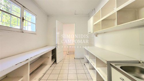 Casa En Venta De 5 Dorm. Las Condes El Golf Metro Tobalaba