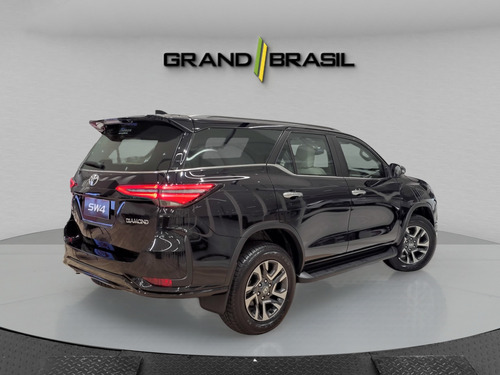 Toyota SW4 Toyota SW4 Diamond 2.8 Turbodiesel 4x4 (Aut.)