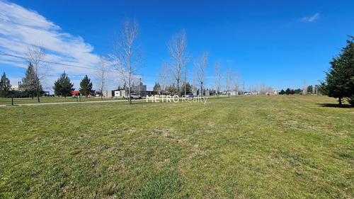 Terreno En Venta Al Golf De 1800 M2 En Fincas De San Vicente