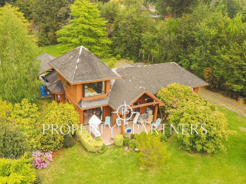 Imagen 22 de 23 de Bella Casa En Pucón En Club De Campo Los Riscos