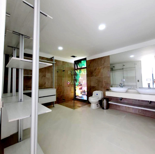 Calima. 3.685 M2, Finca En Venta