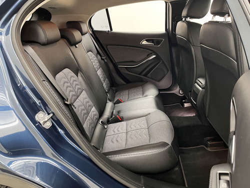 Mercedes-Benz GLA 200 CGI STYLE 7G-DCT