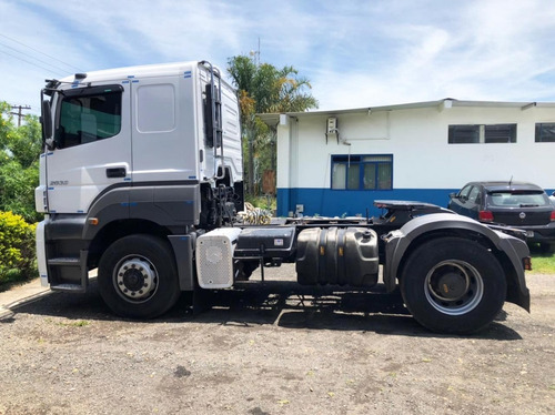 Mercedes - Benz - Axor - 2035- 4x2 - 2008 - Único Dono