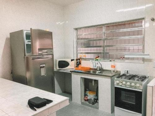 Imagem 12 de 13 de Casa Com 2 Quartos E 2 Banheiros, No Litoral Sul. Itanhaém