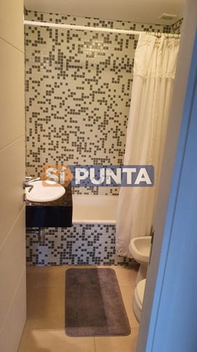 Imagen 4 de 9 de Venta De Apartamento De 3 Dormitorios En Edificio Torre Del Mar Punta Del Este