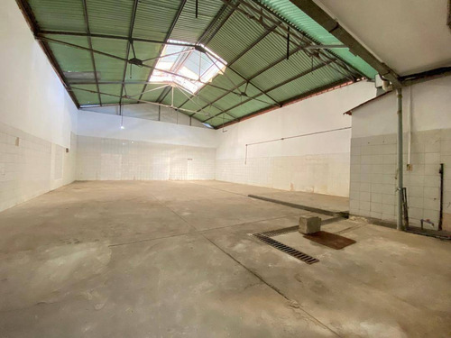 Lucrecia Escorcha Vende Edificio Comercial Av Urdaneta Valencia Cód 263703