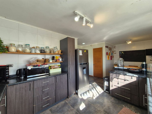 Casa En Venta De 6 Dorm. En Pelarco
