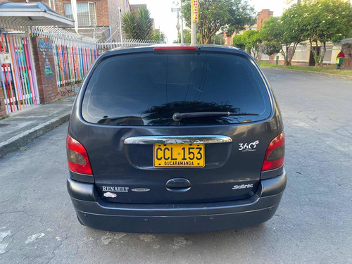 Imagen 3 de 13 de Renault Scenic 2006 2.0