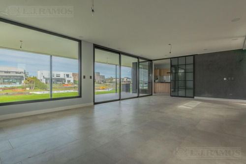 Casa En Venta En Puertos / Escobar