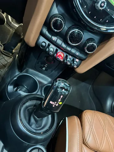 Mini Cooper Convertible 1.5 Iconic At