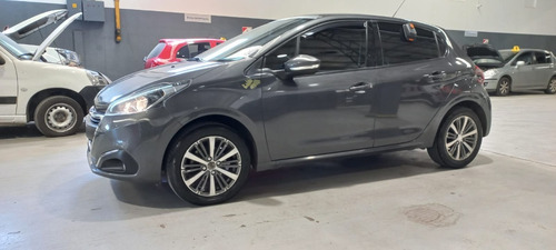 Imagen 10 de 15 de Peugeot 208 Feline