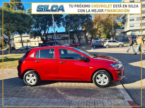 Imagen 4 de 16 de Chevrolet Onix Ls 2023 Rojo 0km