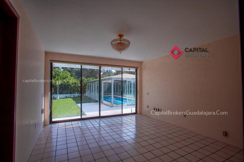 Casa De Lujo En Renta En Colinas De San Javier Con Alberca
