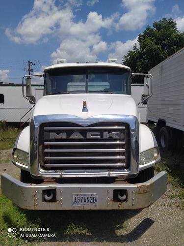 Mack Granite Gu813l Tiburón