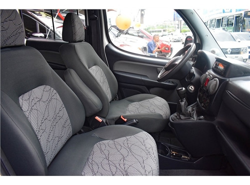 Imagem 12 de 15 de Fiat Doblo 1.8 Mpi Essence 7l 16v Flex 4p Manual