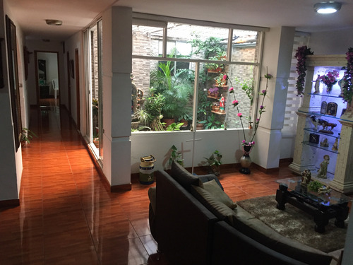 Casa En Venta Excelente Ubicación La Castellana